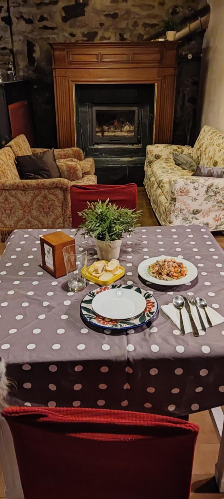Camino Y Leyenda Guest House Trabadelo ภายนอก รูปภาพ